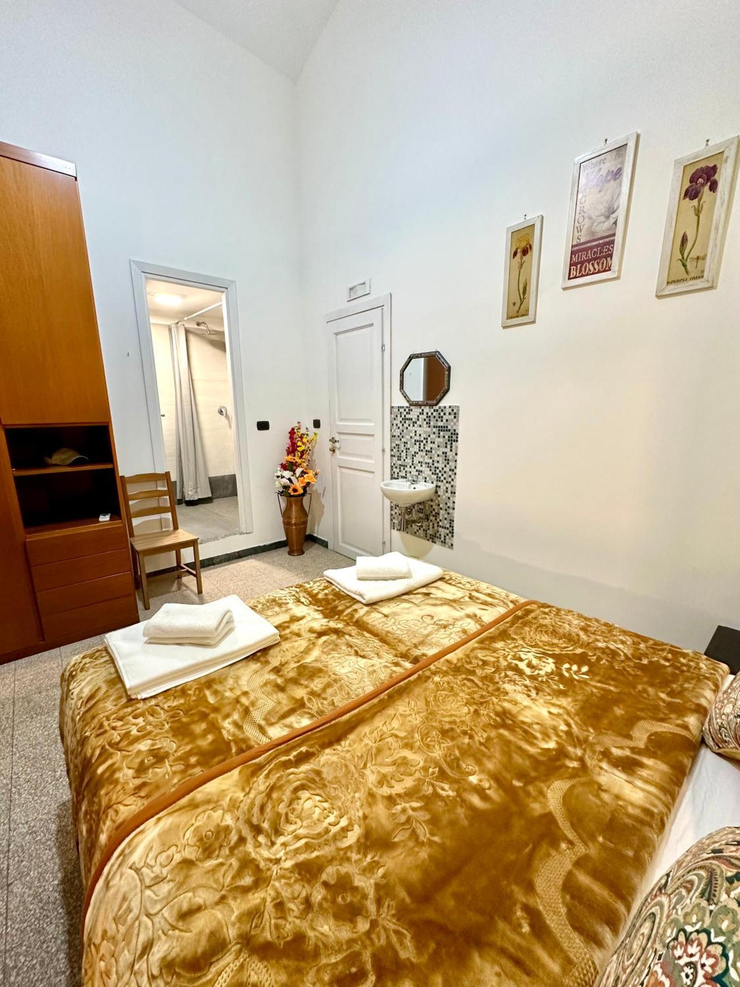 B&B Termini Colosseo Suite Rom Exteriör bild
